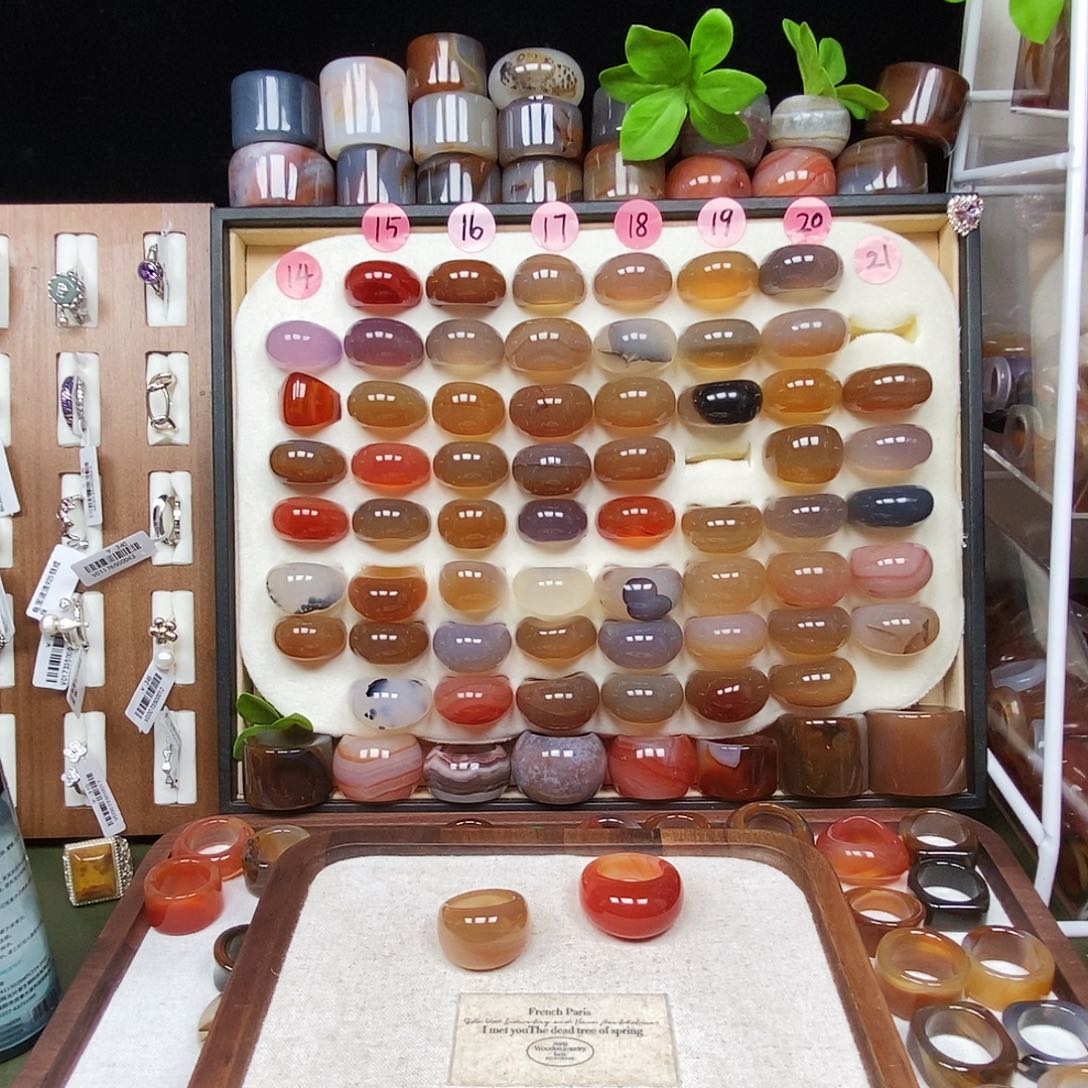 渝***A玛瑙/玉髓未镶嵌戒指