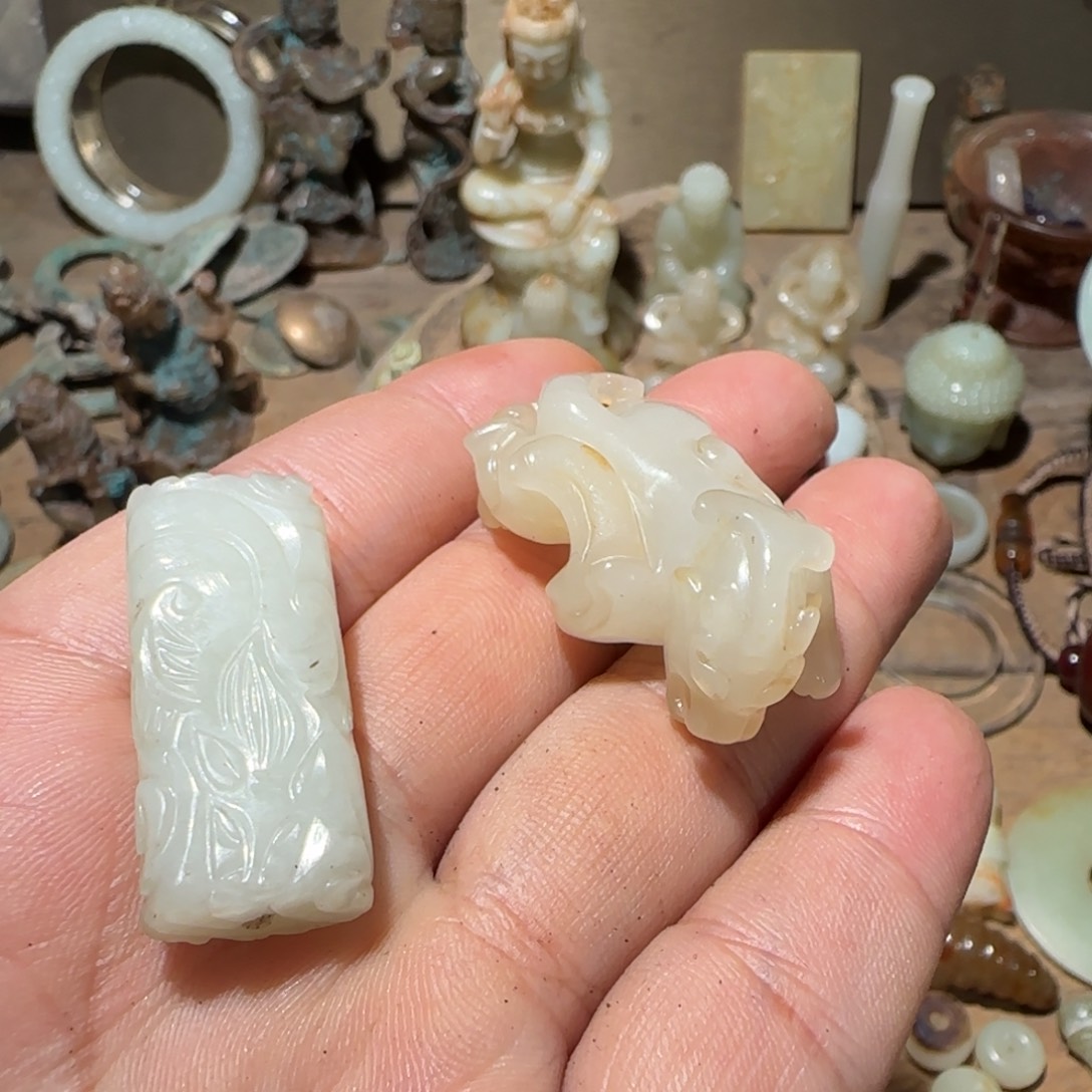 红***锦和田玉未镶嵌颈饰