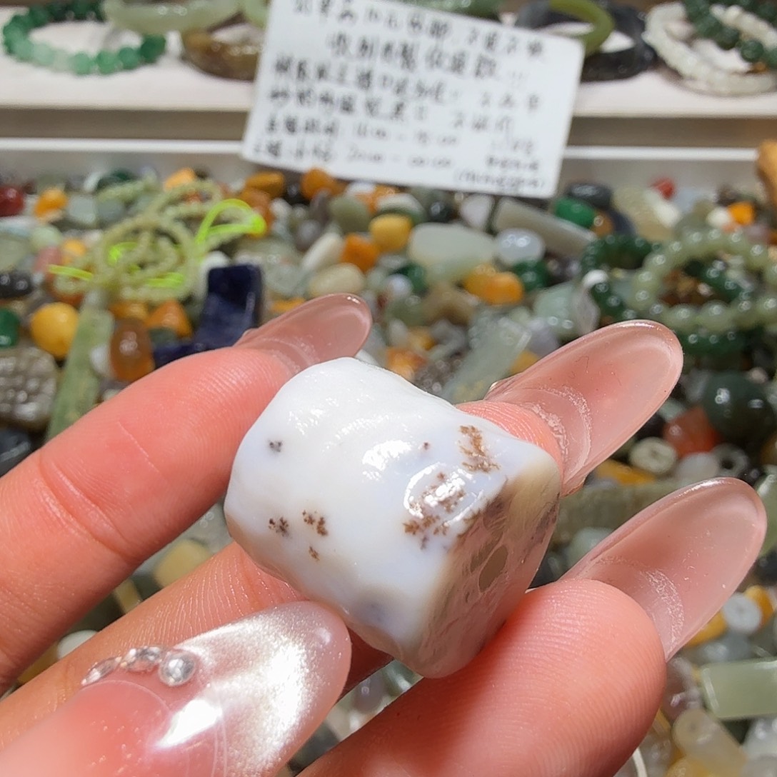 和田玉未镶嵌珠宝奇石