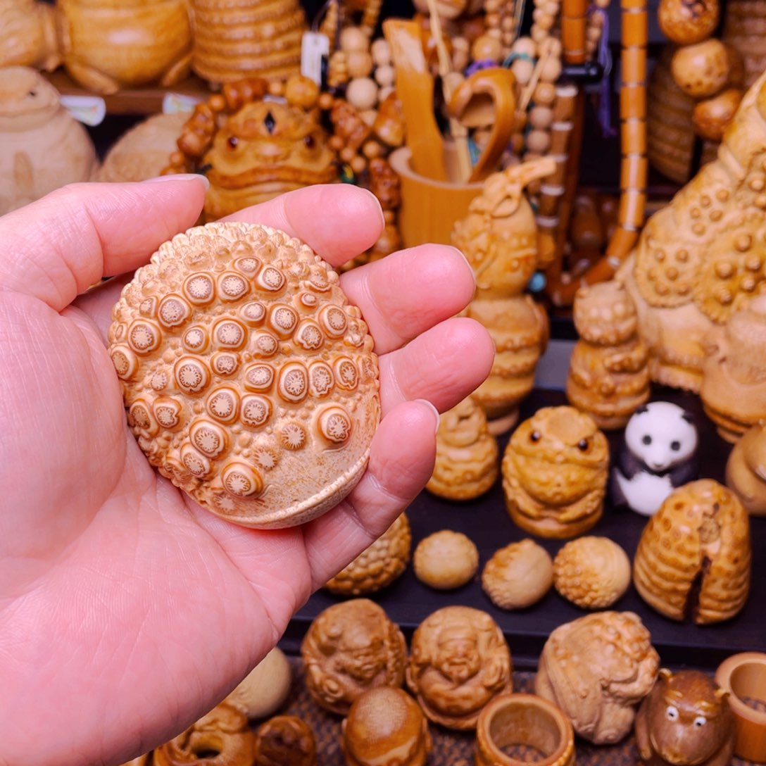 竹竹根雕金蟾把玩件