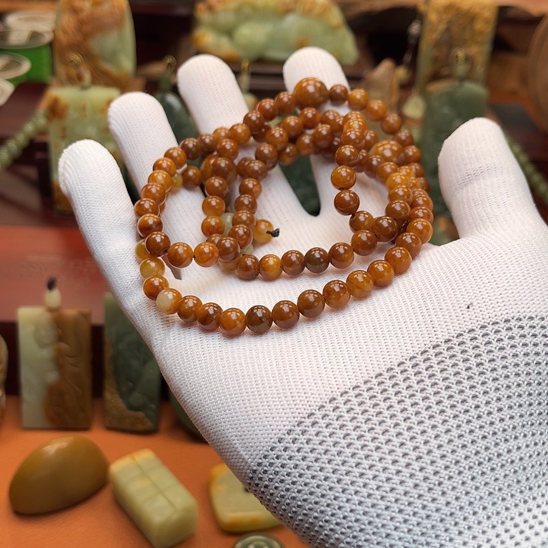 语***、岫岩河磨玉（透闪石质玉）未镶嵌颈饰