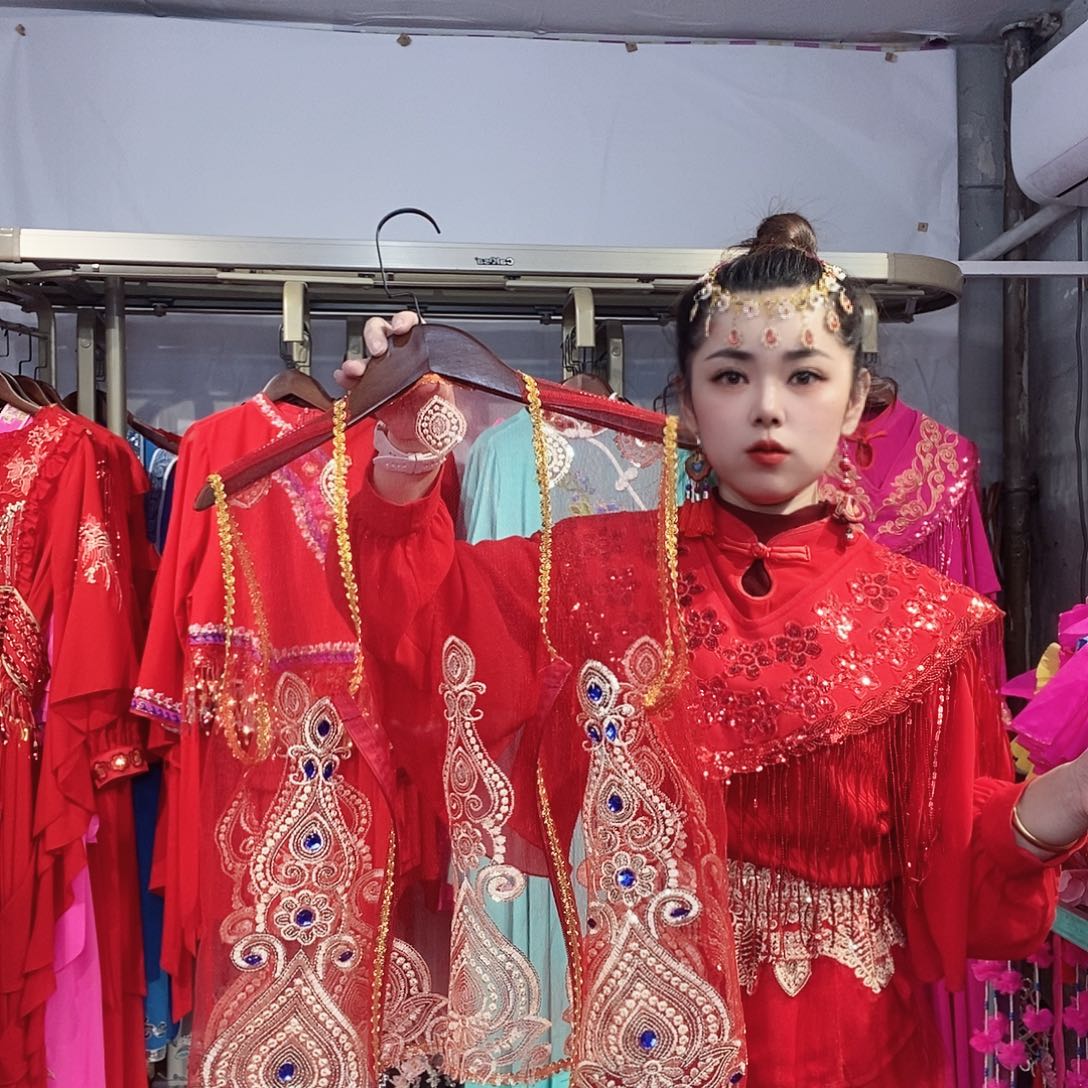 马甲一件红色啦啦啦啦