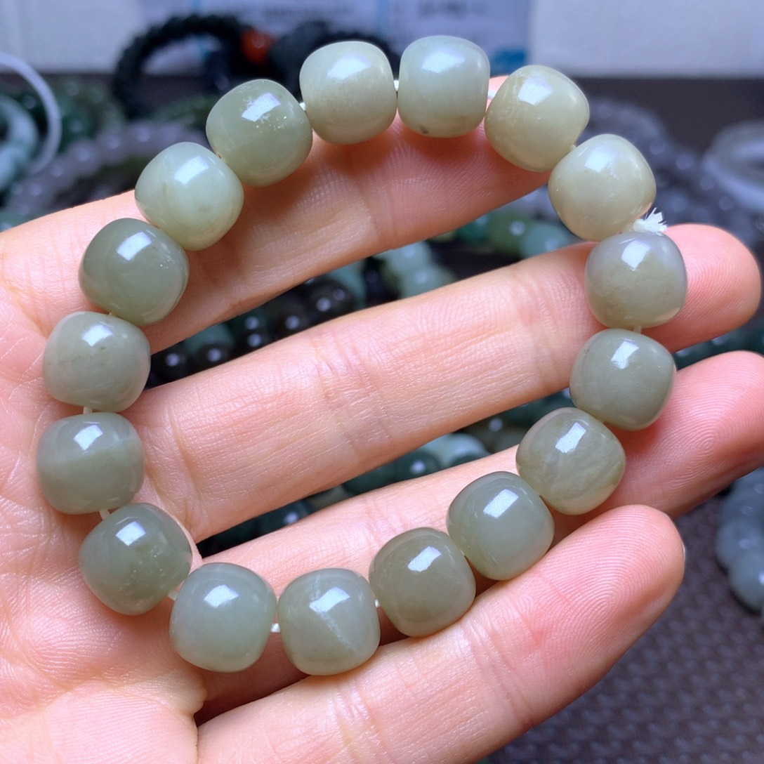 和田玉未镶嵌手串