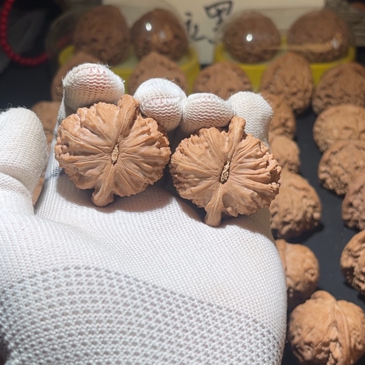 白***纸文玩核桃把件文玩核桃