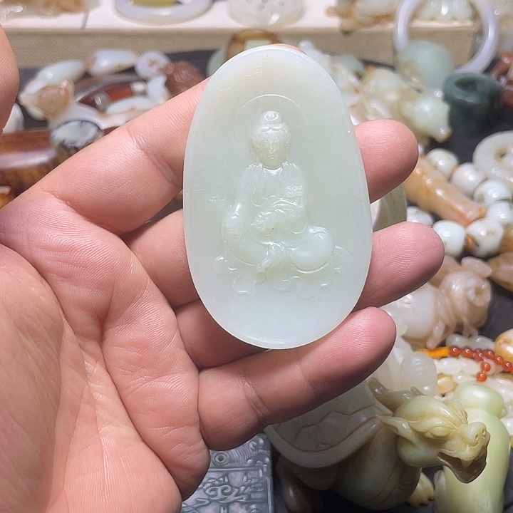 颈饰未镶嵌和田玉（糖玉）