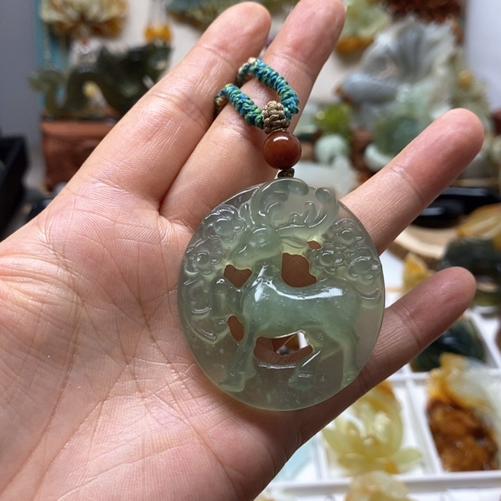 未镶嵌蛇纹石玉颈饰