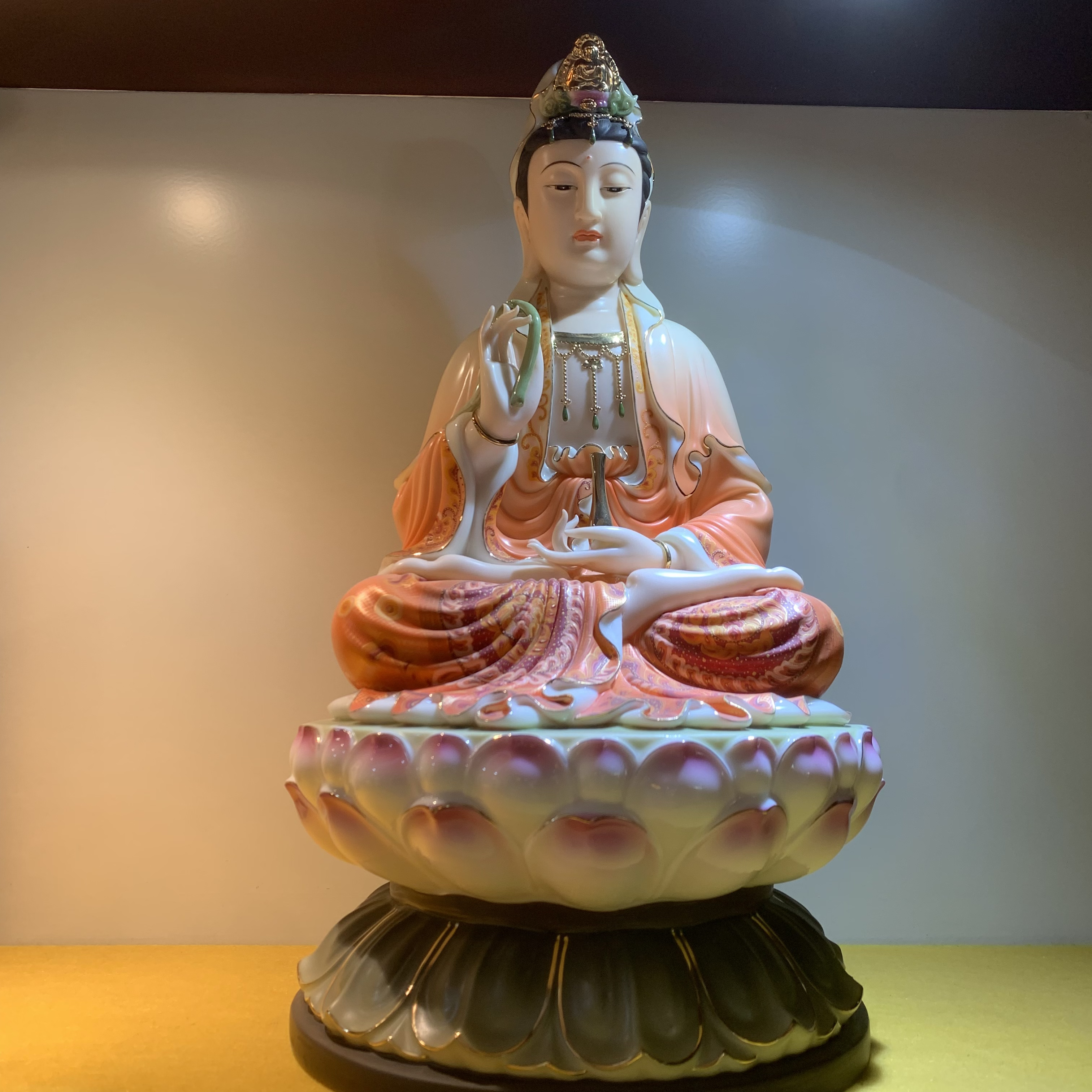 德化白瓷杨柳观音陶瓷工艺品手工创意家用彩绘观世音观音菩萨