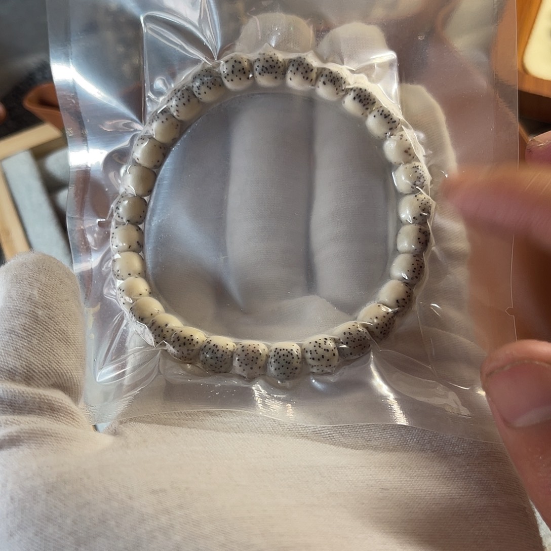 Y****手串星月菩提河豚8x7