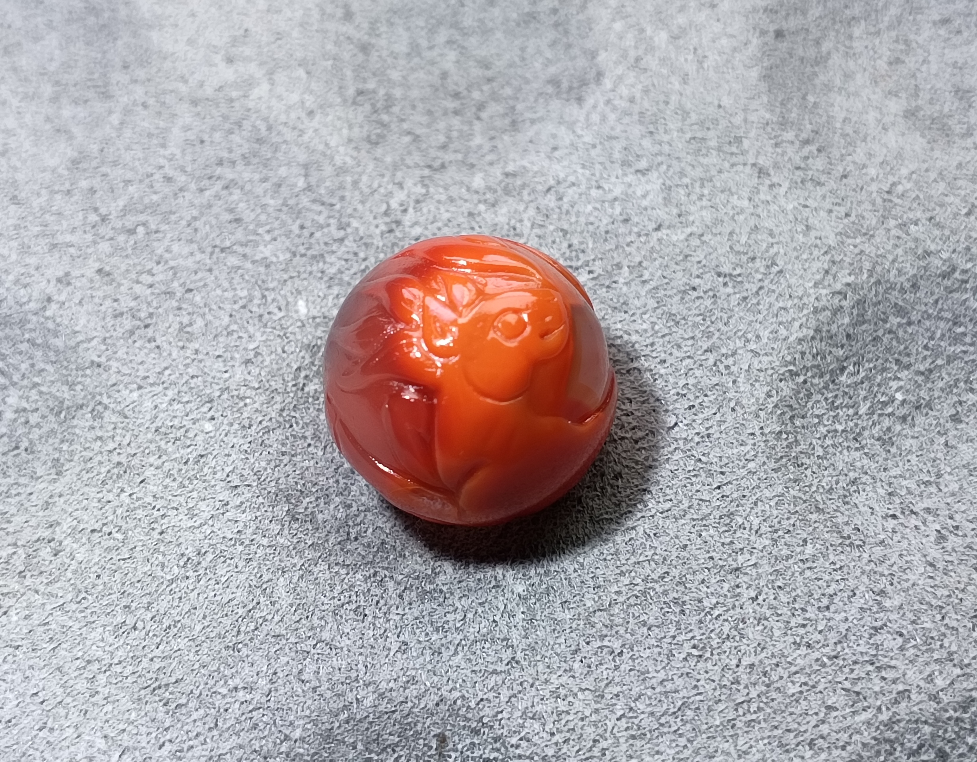 南红玛瑙圆珠巧雕马【尺寸13.4mm】