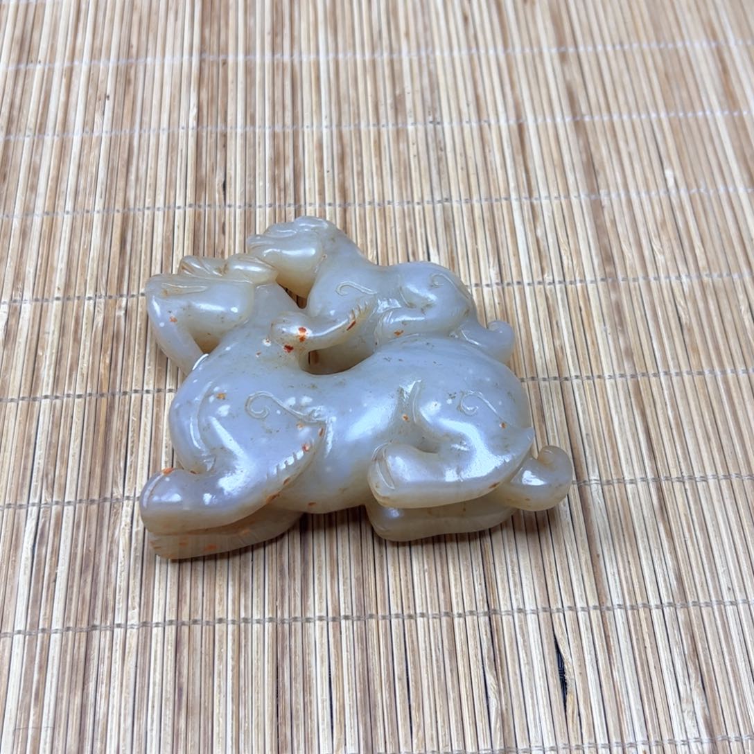 和田玉未镶嵌把件