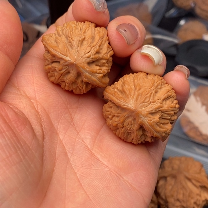 爱***鸽文玩核桃把件战鼓