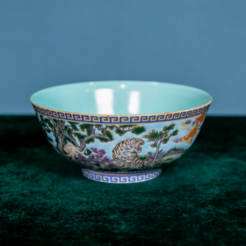 粉彩十二生肖纹赏碗FC-021106