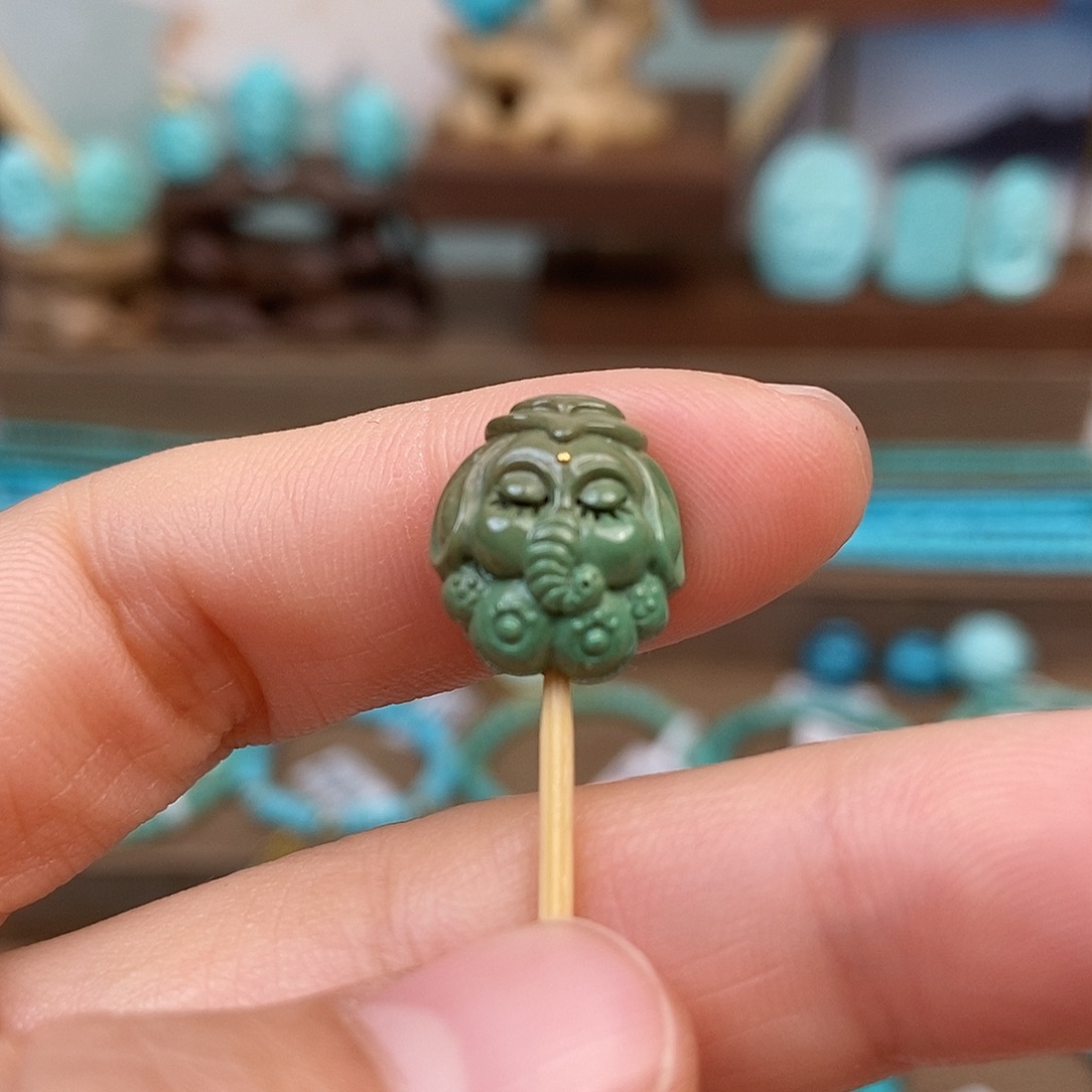 绿松石配饰未镶嵌