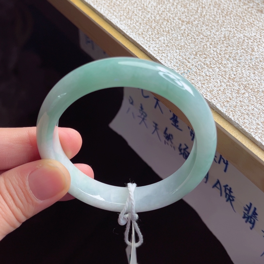 翡翠未镶嵌手镯手镯