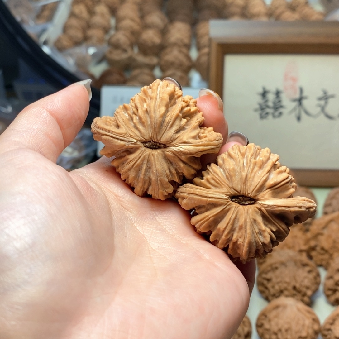 文玩核桃把件46四座楼