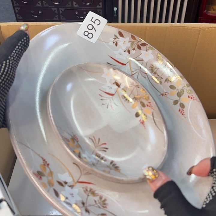 很好看的钵子很好看的盘子