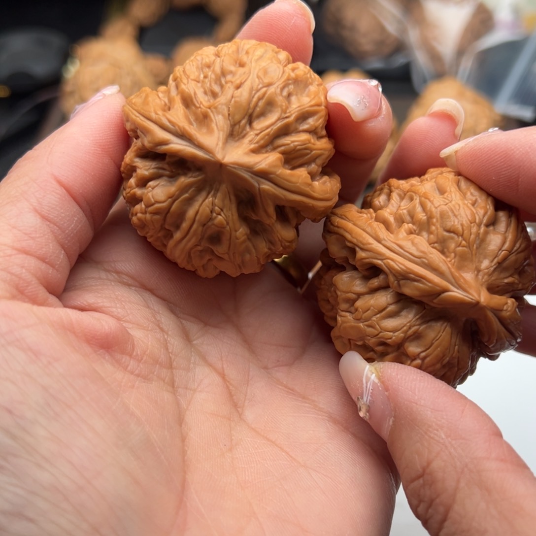 文玩核桃把件红锦鲤45