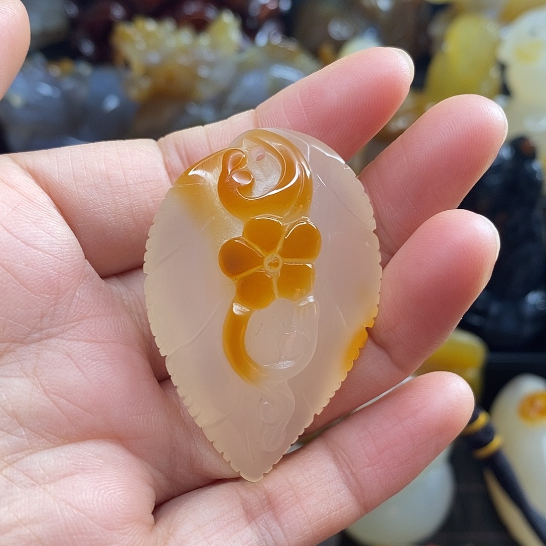 玛瑙/玉髓未镶嵌吊坠