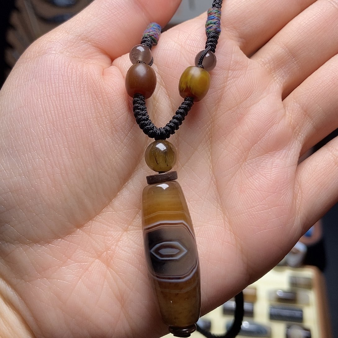 玛瑙/玉髓未镶嵌吊坠(赠链)