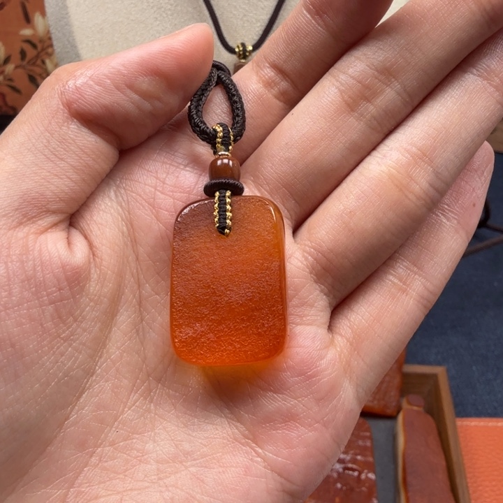 蜜蜡未镶嵌吊坠(赠链)