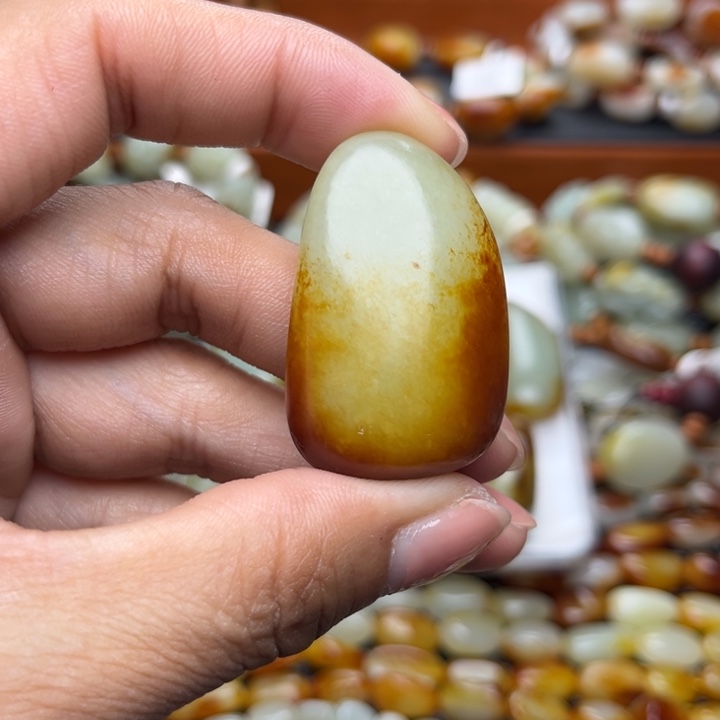 和田玉颈饰未镶嵌不****深