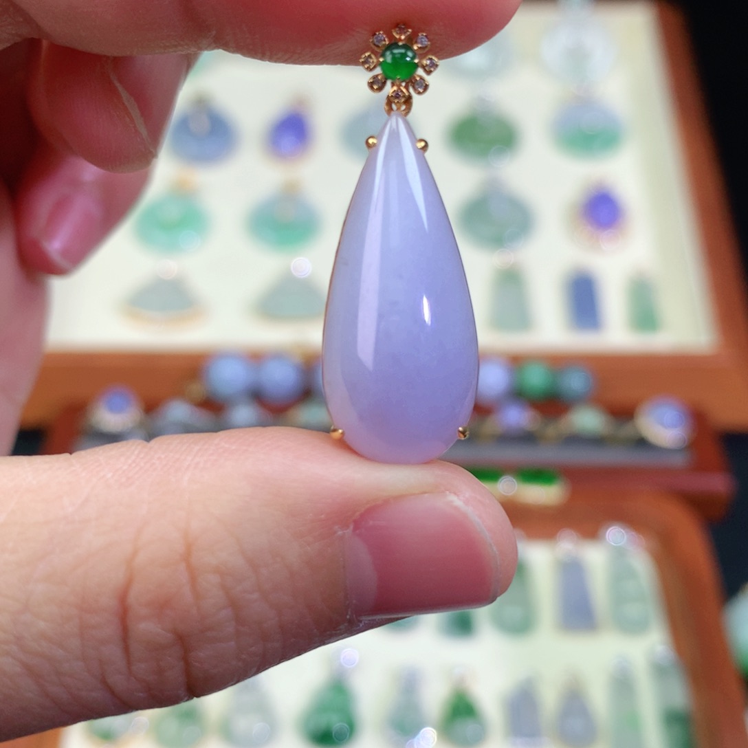 翡翠颈饰18K金镶嵌天然翡翠吊坠a货