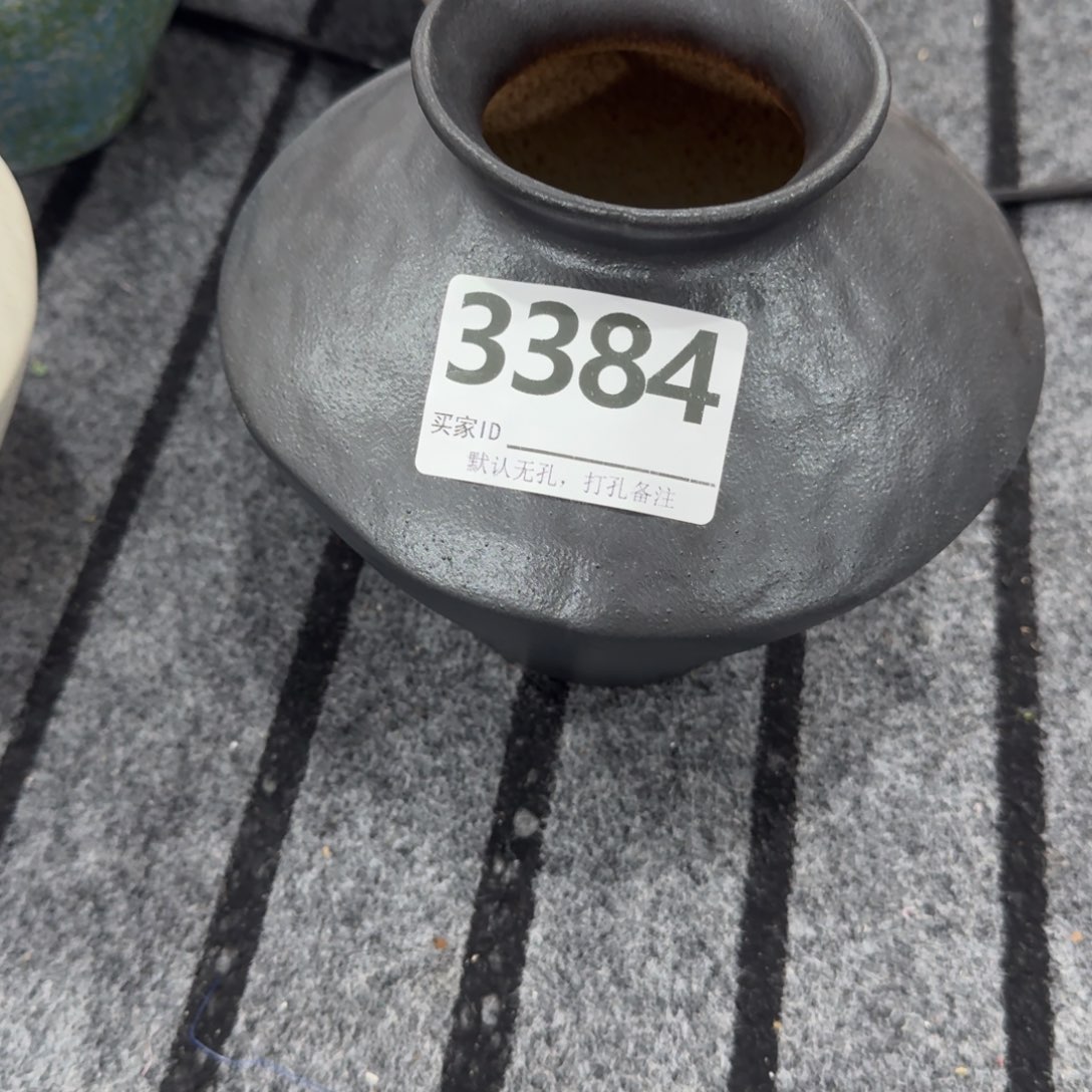 摆件花瓶默认无孔口6高17编码3384