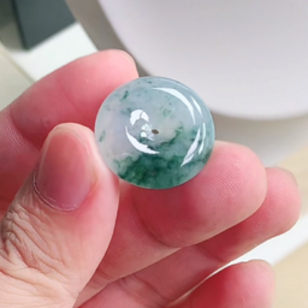 缅甸天然翡翠吊坠