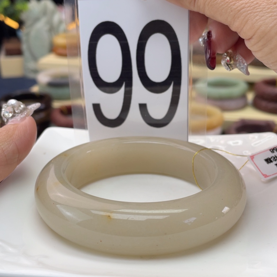 【闪购商品】石英质玉手镯未镶嵌