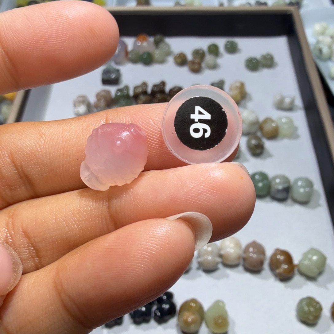 和田玉未镶嵌珠宝奇石