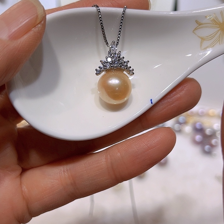 淡水珍珠中国红银色冰雪女王吊坠银S925镶嵌