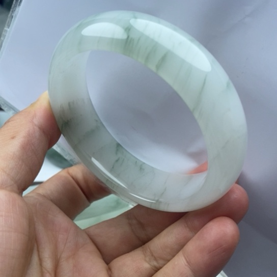 未镶嵌手镯石英质玉（金丝玉）