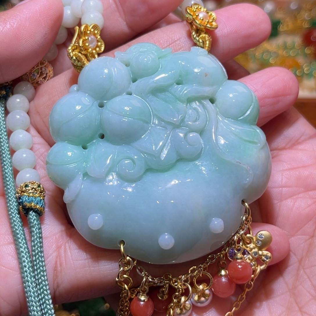 翡翠未镶嵌颈饰翡翠