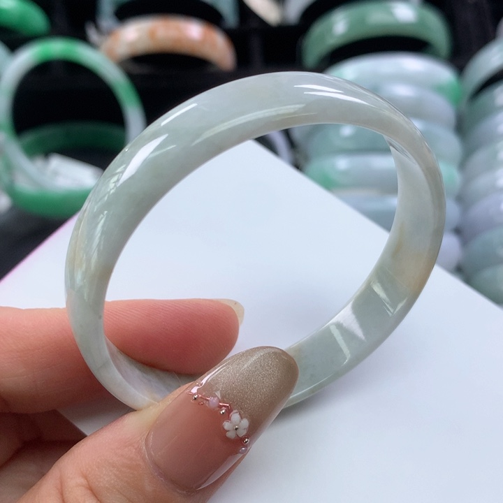 翡翠手镯未镶嵌公主