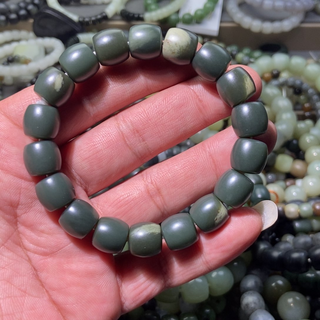 和田玉手链未镶嵌抖****）