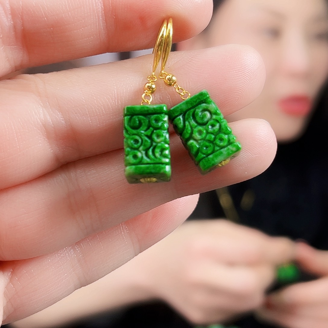 翡翠颈饰18K金镶嵌耳饰