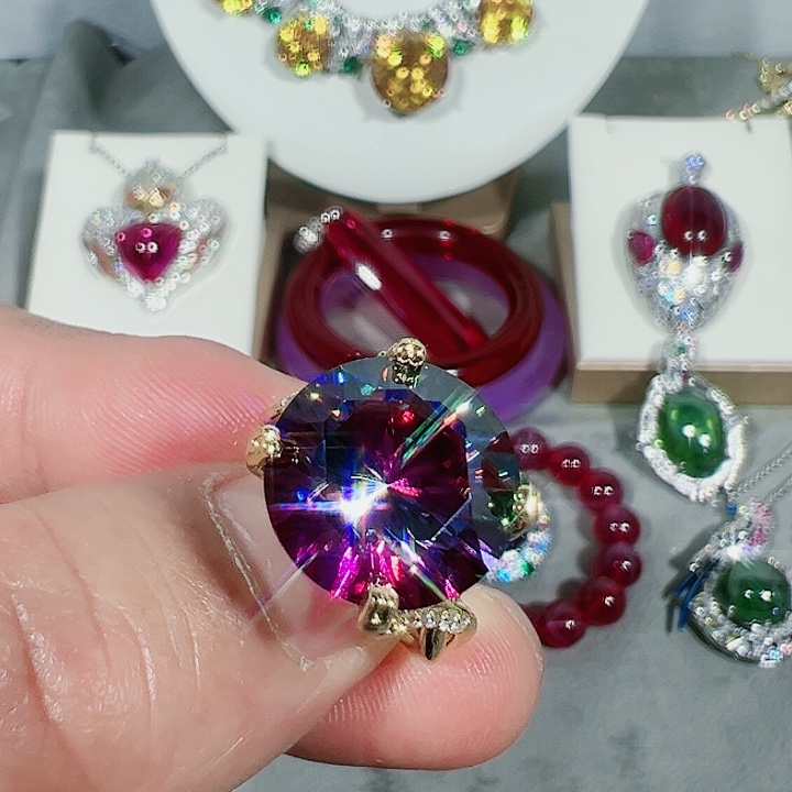 红宝石颈饰未镶嵌