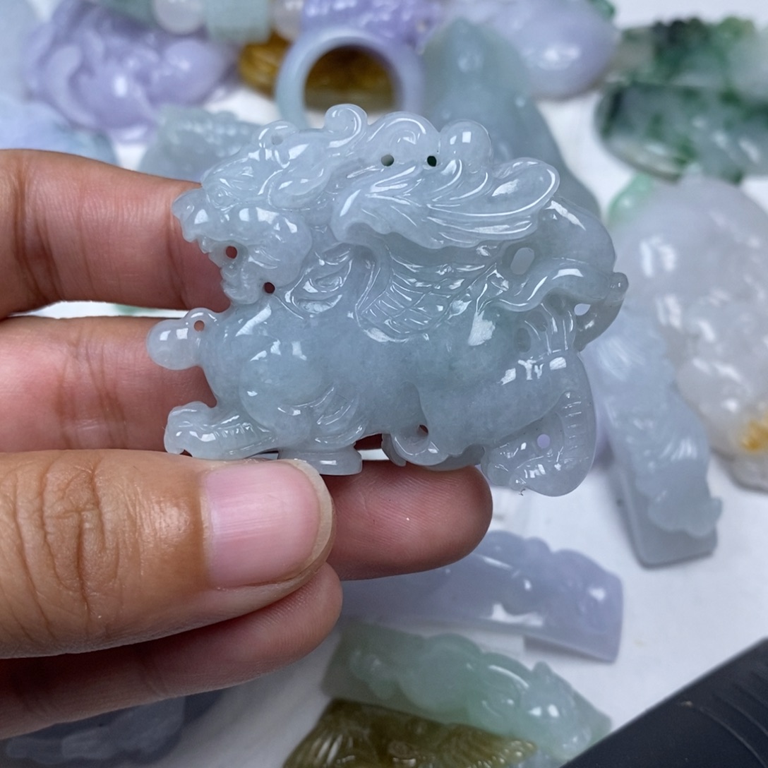 翡翠未镶嵌颈饰翡翠