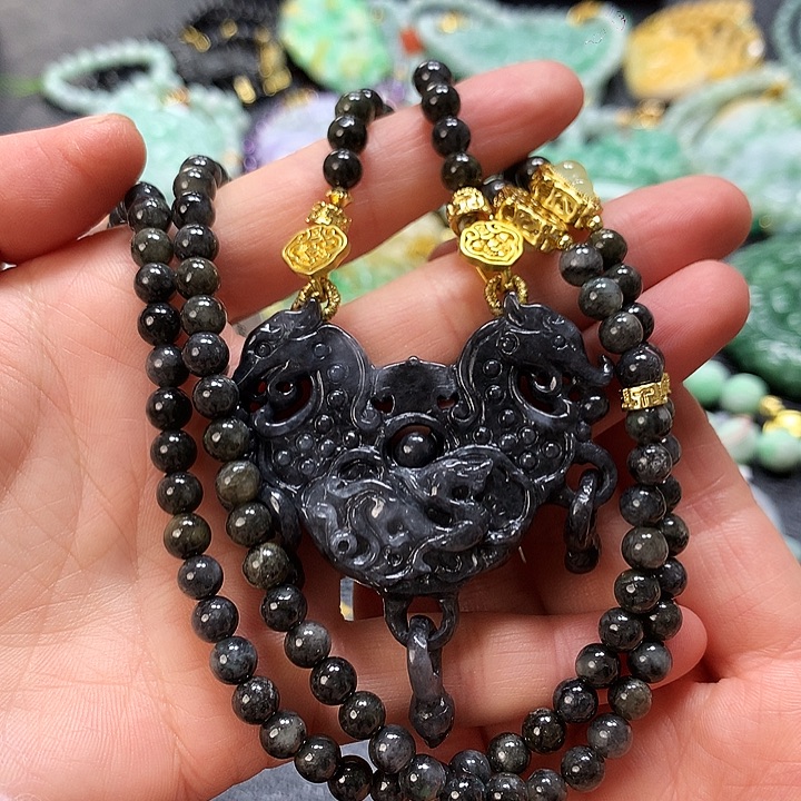 翡翠颈饰未镶嵌吊坠