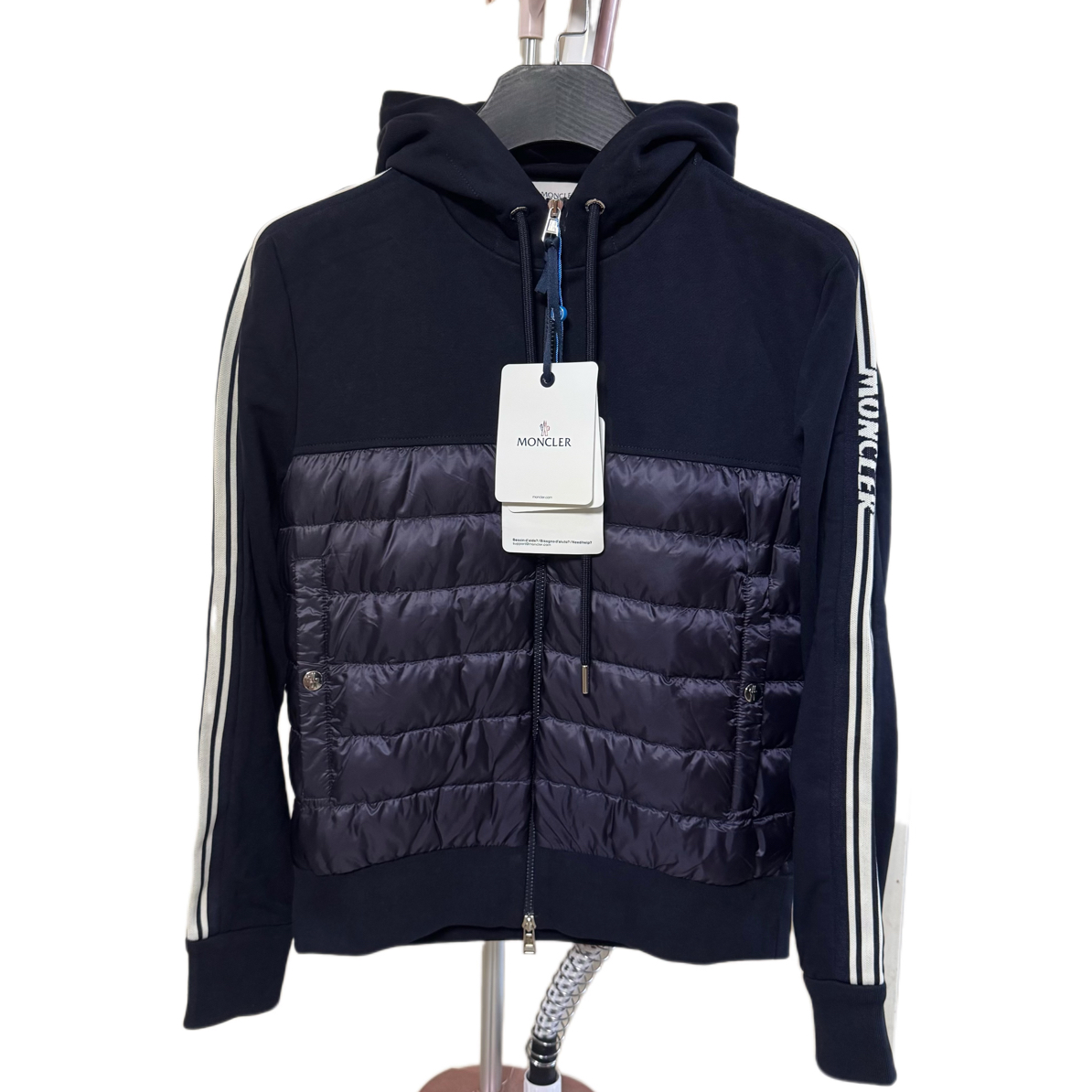 未使用 MONCLER 0947蒙口手臂刺绣尼龙拼接羽绒服/m/全新