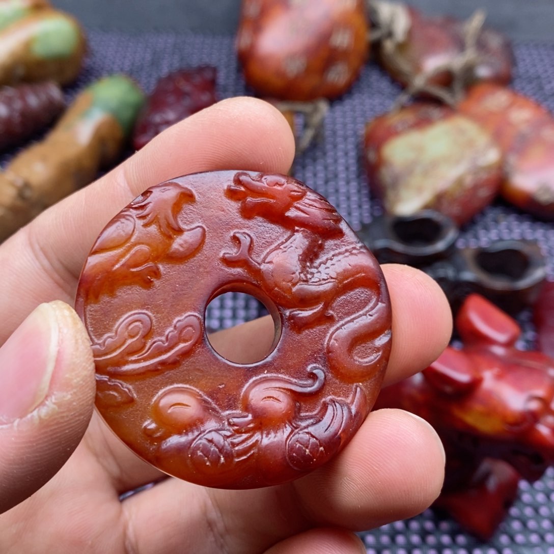 蛇纹石玉颈饰未镶嵌