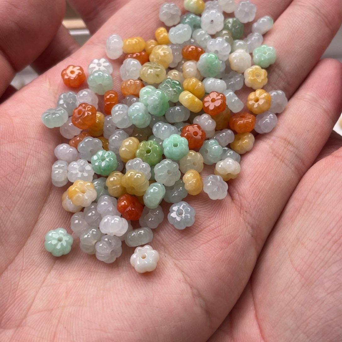 颈饰未镶嵌翡翠6元一颗