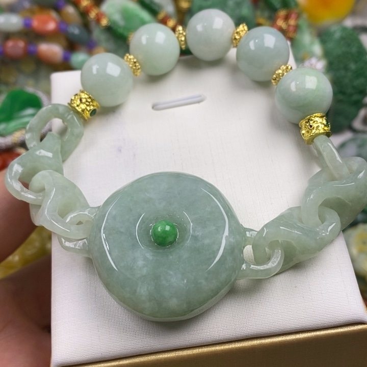 翡翠未镶嵌吊坠(赠链)