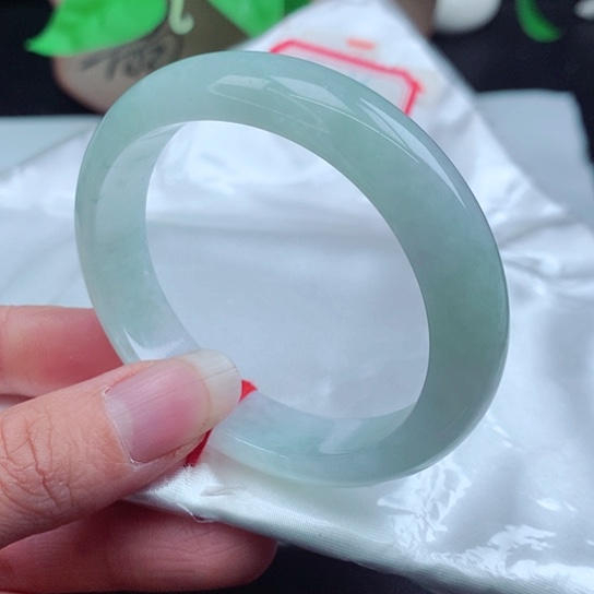 翡翠手镯未镶嵌       贵妃55 冰晴色