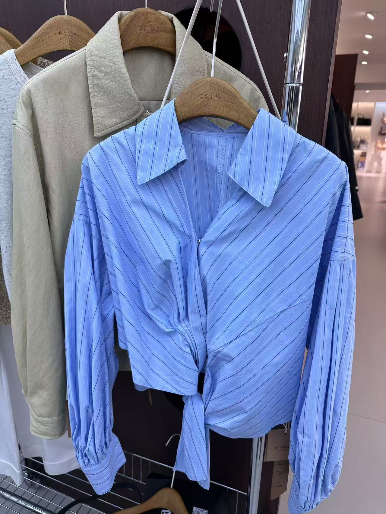 宽松型常规气质极简风上衣