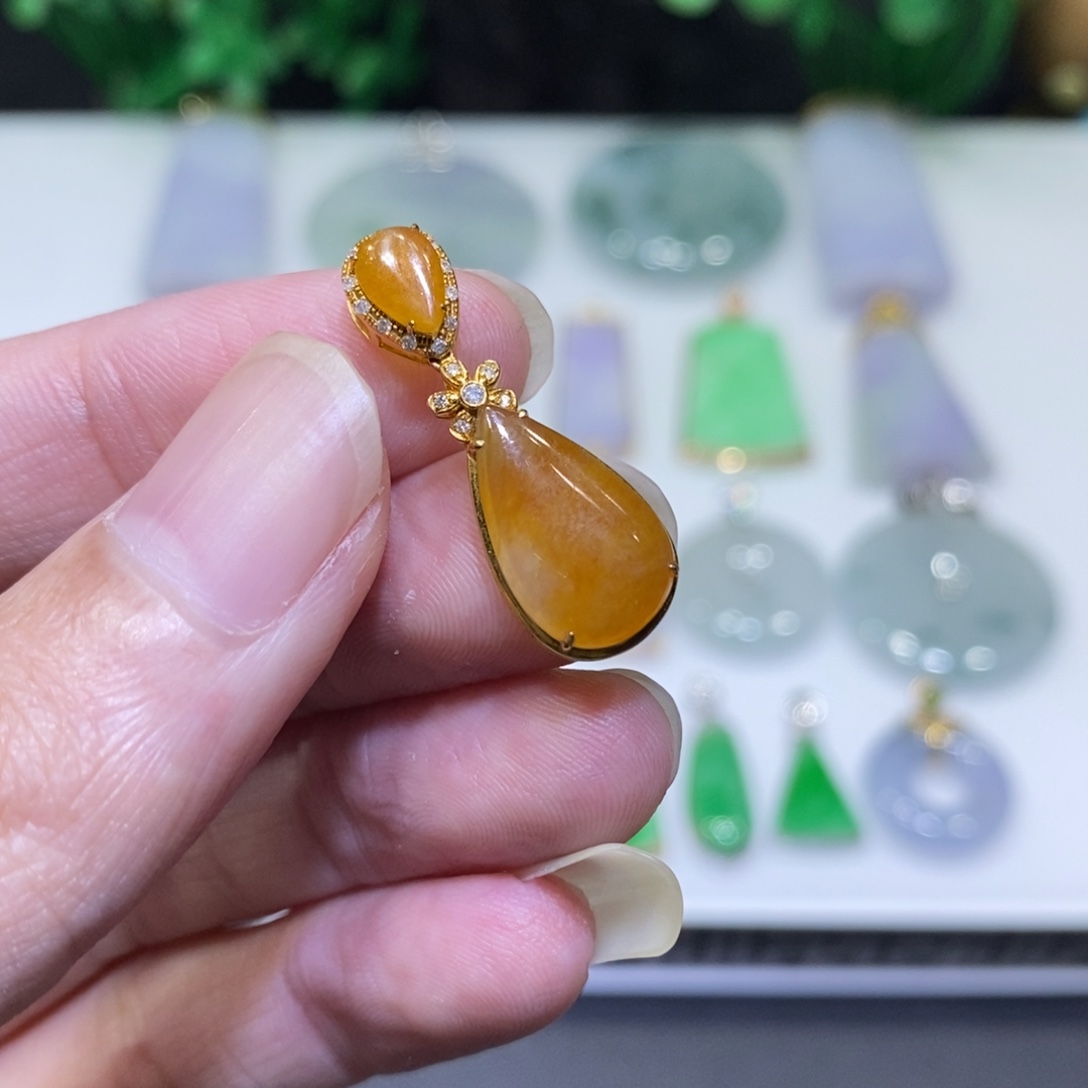 翡翠18K金镶嵌吊坠(不含链)