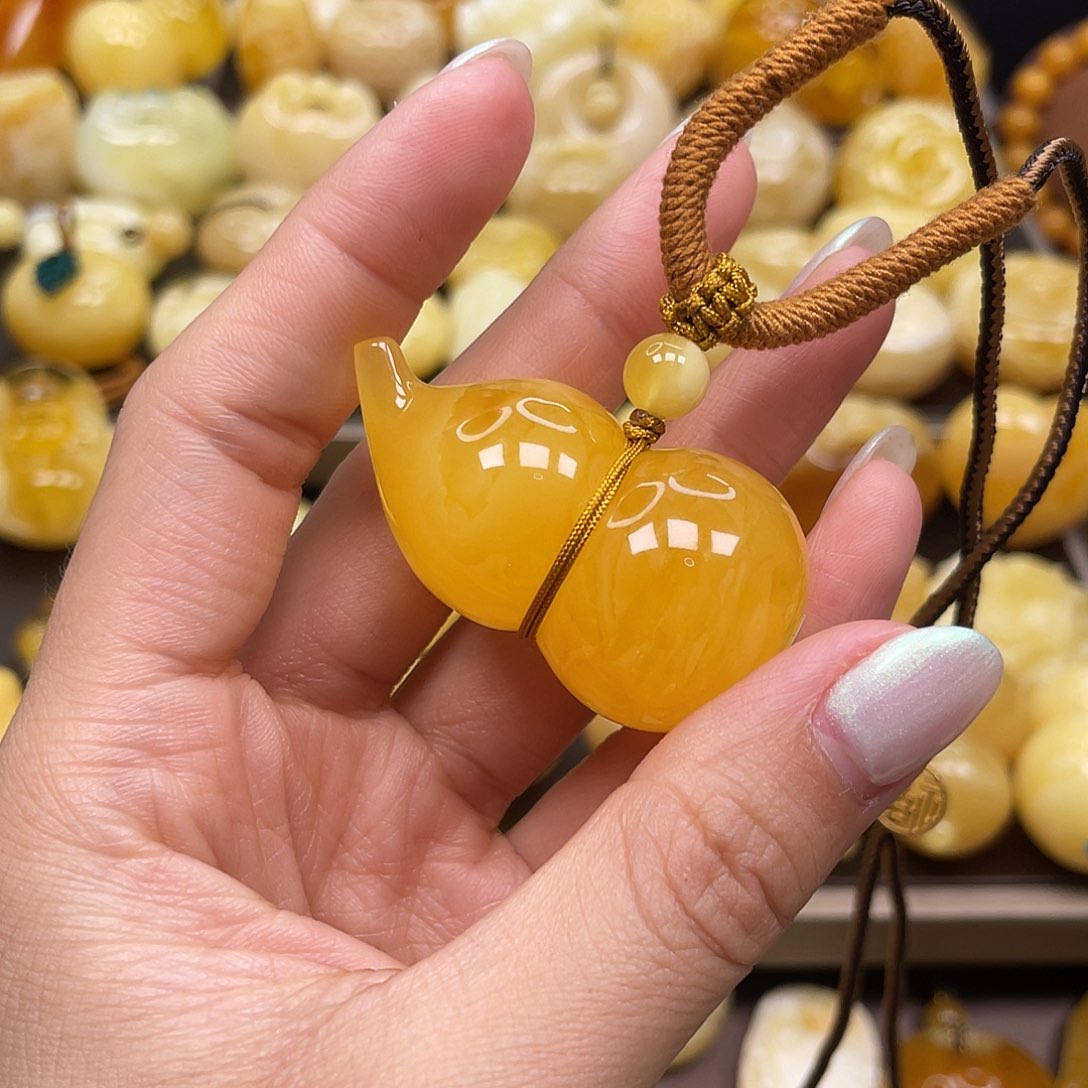 蜜蜡裸石未镶嵌无***尔蜜蜡
