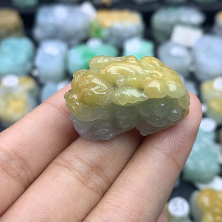 翡翠颈饰未镶嵌天然缅甸翡翠