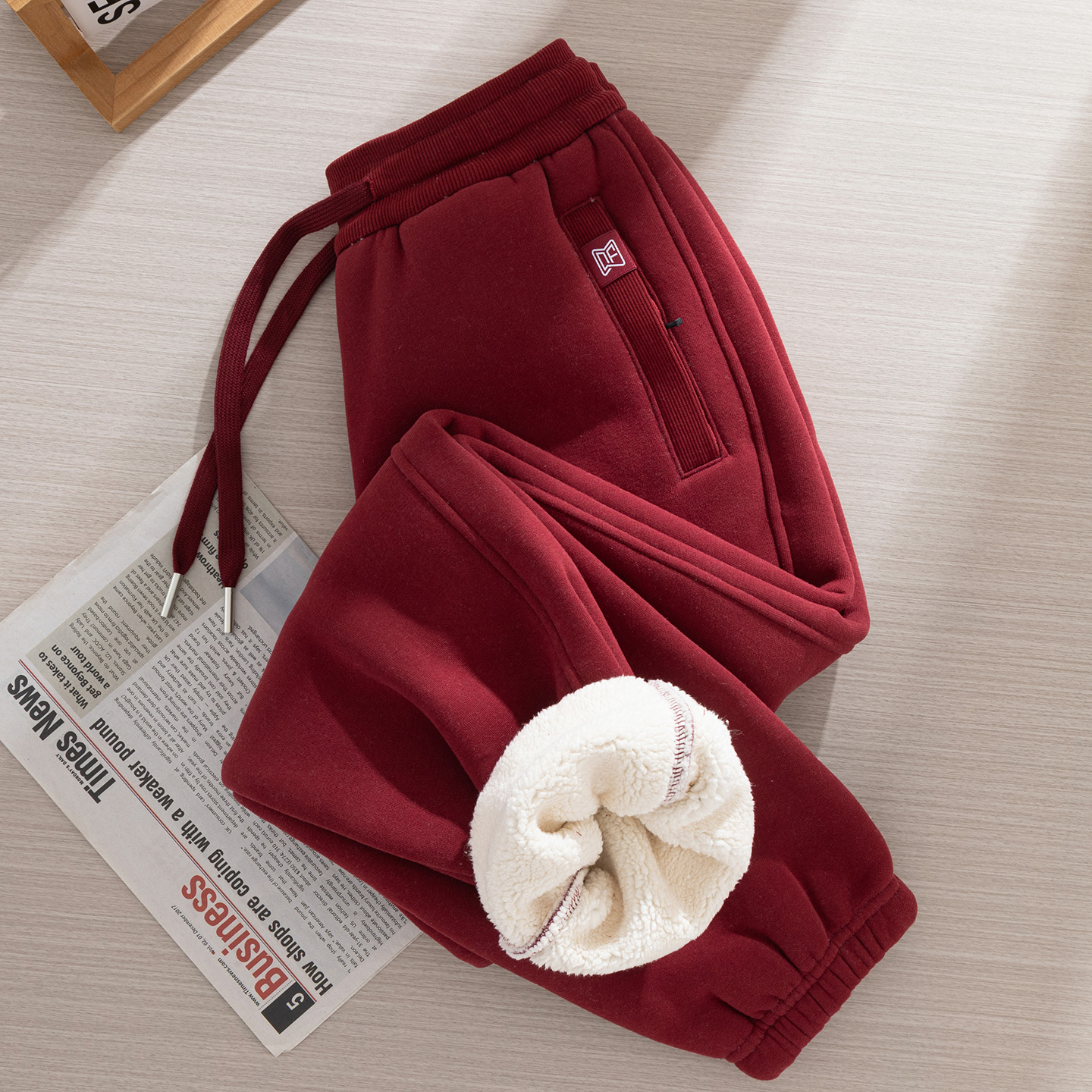 冬季保暖御寒酒红色加绒加厚休闲裤女士束脚宽松百搭外穿运动长裤