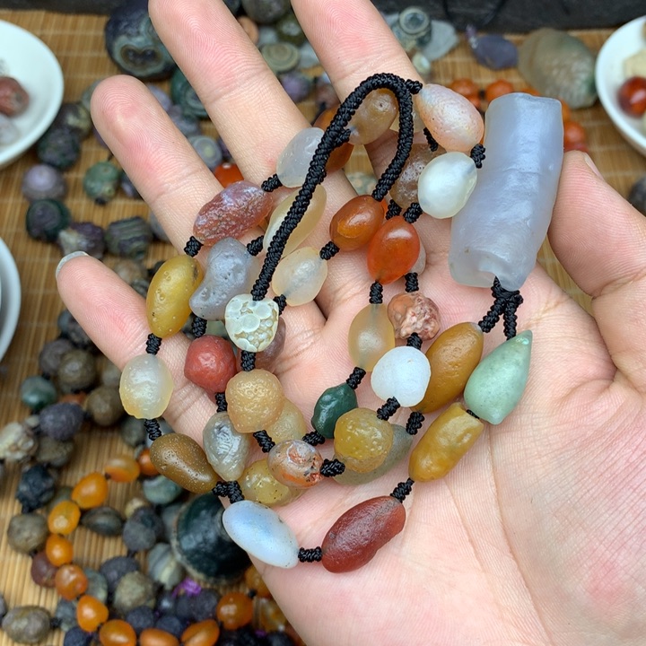 玛瑙/玉髓珠宝半成品未镶嵌是***_